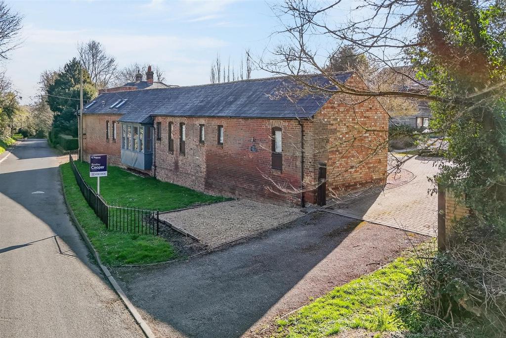 97 Sharpenhoe Rd Web17.jpg
