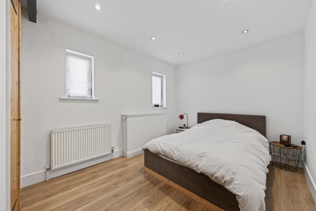 97 Sharpenhoe Rd Web30.jpg