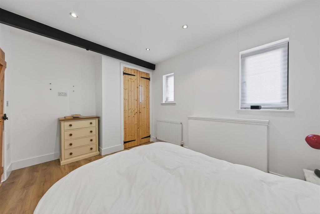 97 Sharpenhoe Rd Web31.jpg