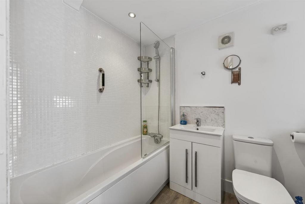 97 Sharpenhoe Rd Web32.jpg