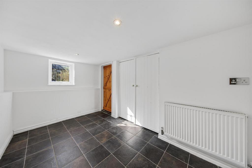 97 Sharpenhoe Rd Web37.jpg