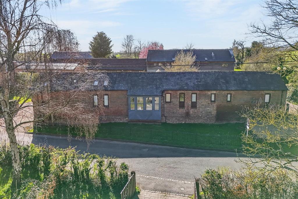 97 Sharpenhoe Rd Web15.jpg