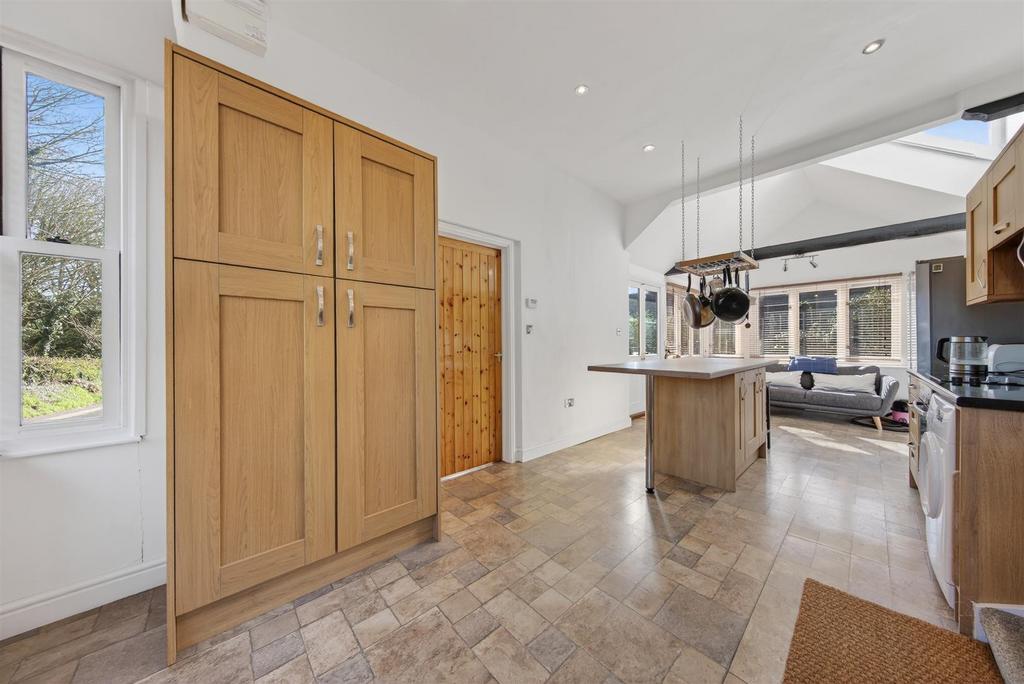 97 Sharpenhoe Rd Web22.jpg