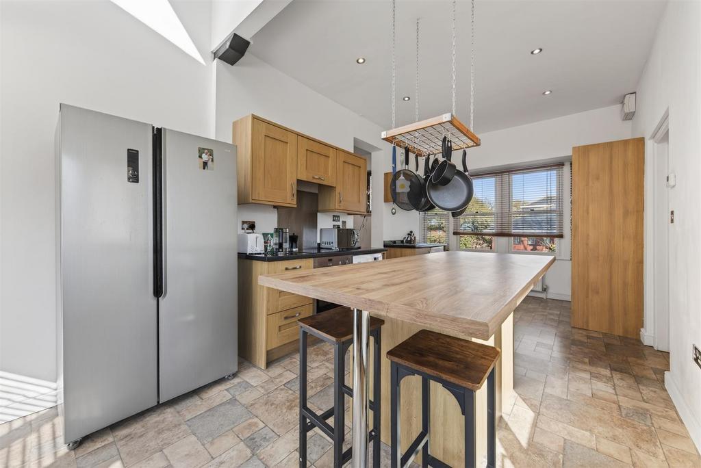 97 Sharpenhoe Rd Web23.jpg