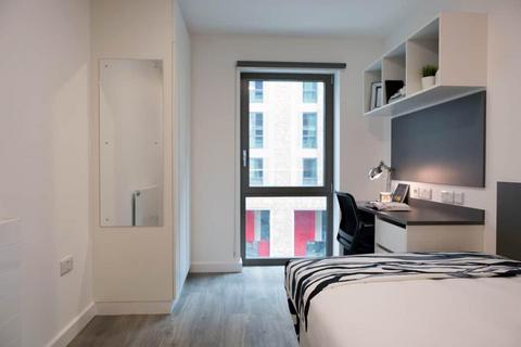 Studio to rent, Holloway Road