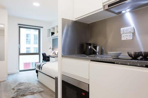 Studio to rent, Holloway Road