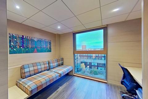 Studio to rent, Regent Street