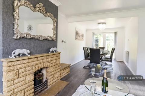 3 bedroom semi-detached house to rent, Hithercroft Road, High Wycombe, HP13