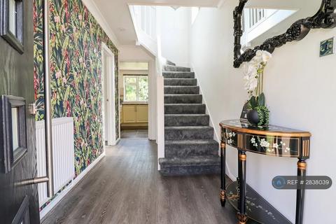 3 bedroom semi-detached house to rent, Hithercroft Road, High Wycombe, HP13