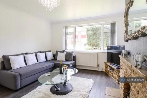 3 bedroom semi-detached house to rent, Hithercroft Road, High Wycombe, HP13