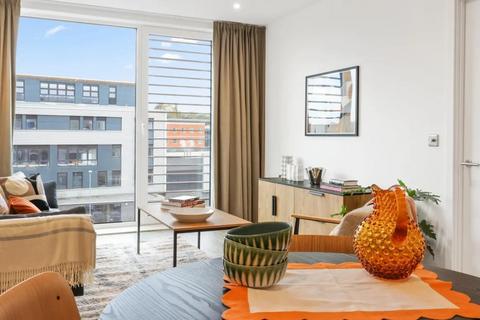 2 bedroom flat to rent, Gillingham Gate Road