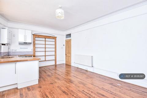 1 bedroom flat to rent, Muswell Hill Broadway, London, N10