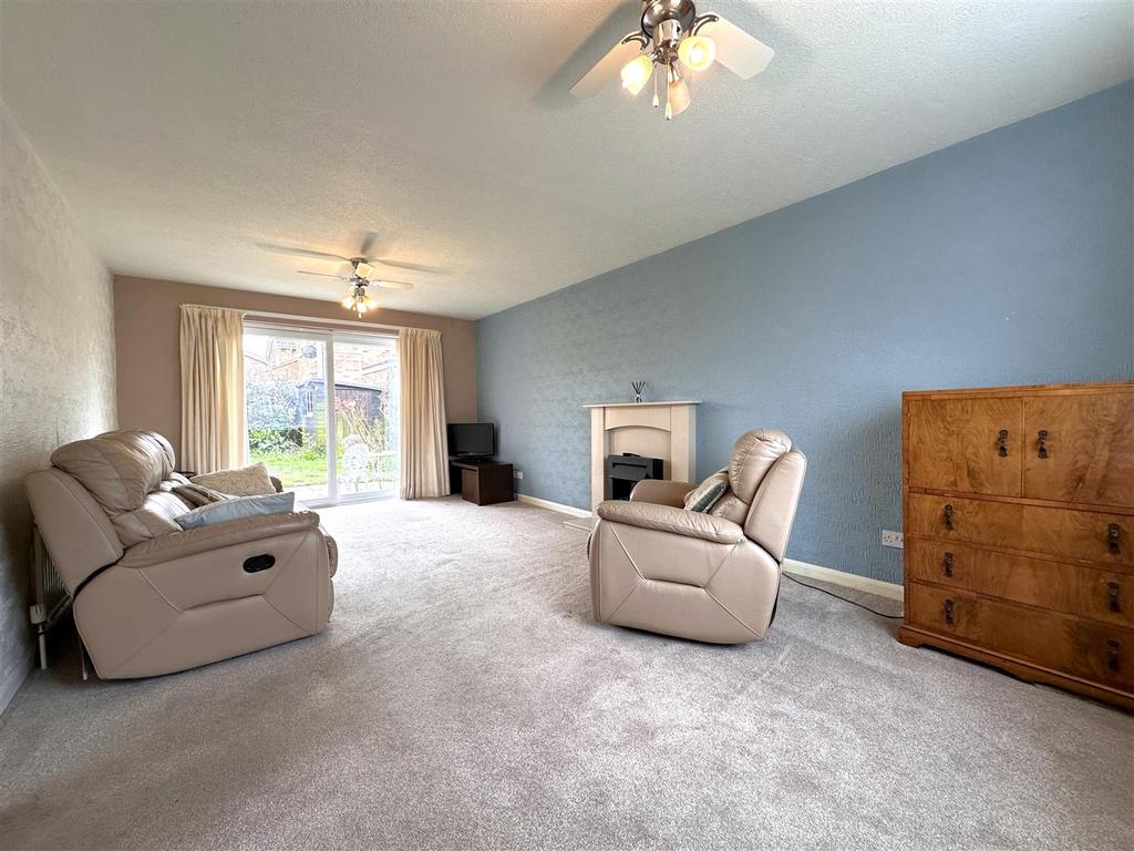 Generous Living Room 270