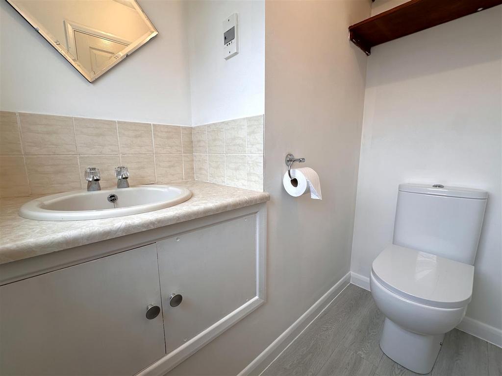 En-Suite W.C 228