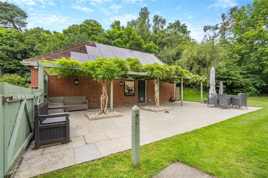 Garaging &amp; Terrace