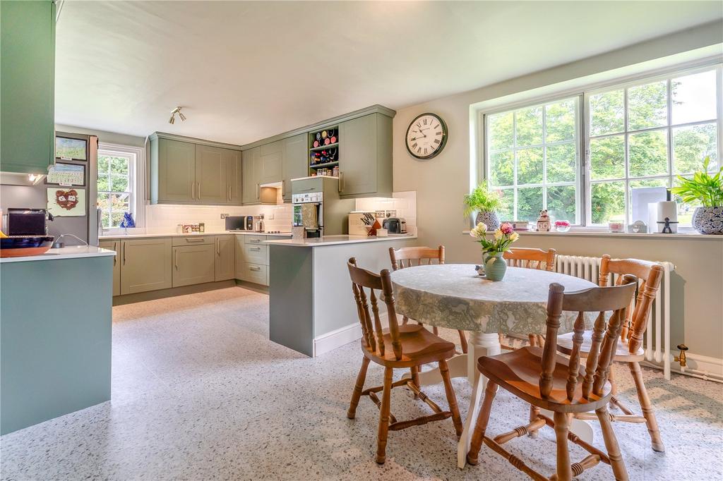 Kitchen/Breakfast Rm