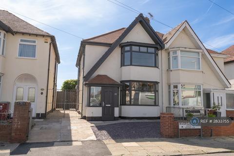 3 bedroom semi-detached house to rent, Riversleigh Avenue, Blackpool, FY1