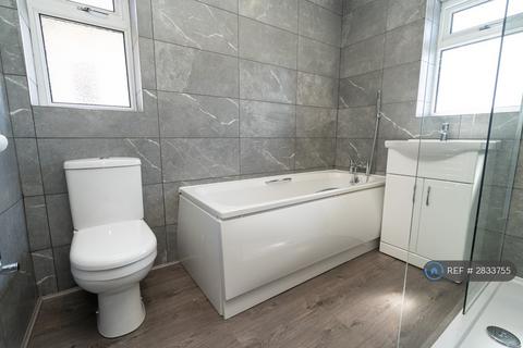 3 bedroom semi-detached house to rent, Riversleigh Avenue, Blackpool, FY1