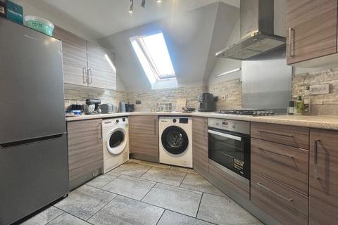 2 bedroom flat for sale, Birch House, Romford