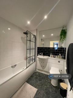 undefined, Five Mins To Tube. Private Parking, Harrow, HA2