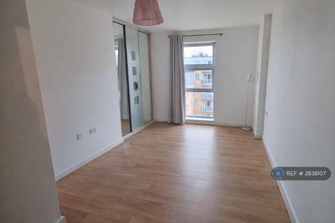 undefined, Queen Mary Avenue, London, E18
