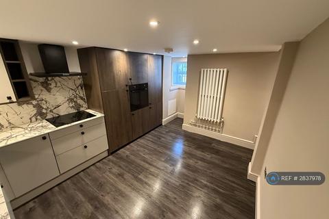 1 bedroom end of terrace house to rent, King St, West Malling, ME19