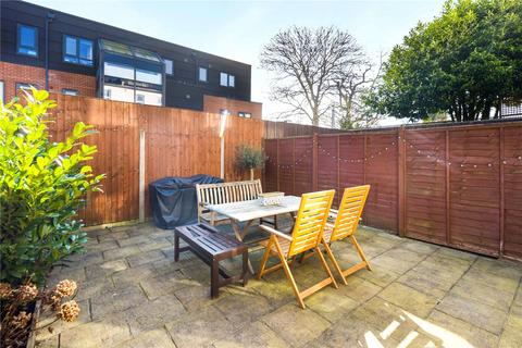 2 bedroom flat for sale, Mount Pleasant Lane, London, E5