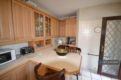 undefined, Aldersbrook Road, London, E12