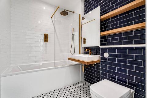 3 bedroom flat for sale, Goodluck Hope, Orchard Place, London, E14