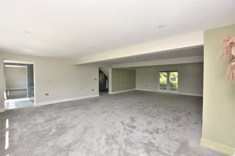 4 bedroom detached house for sale, Whalley Road, Wilpshire, Blackburn, Lancashire, BB1