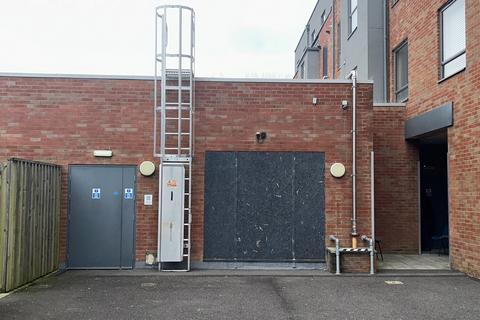 Warehouse to rent, Little King St East Grinstead RH19 3BD