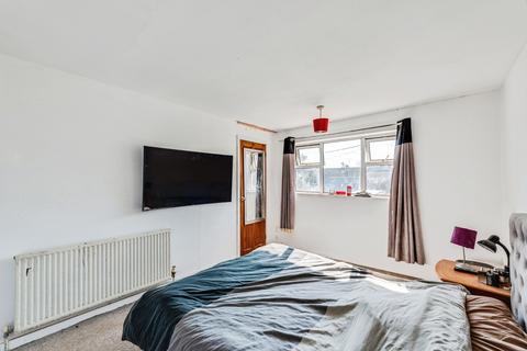 3 bedroom end of terrace house for sale, Monkton Close, SWINDON, Wiltshire, SN3