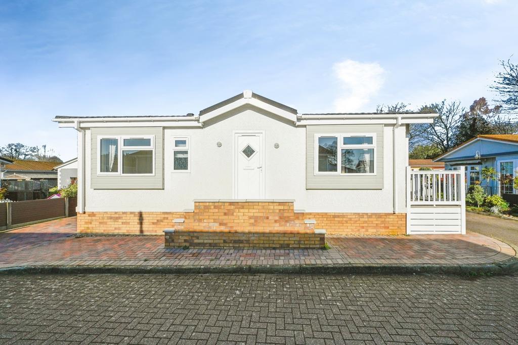 2 bedroom bungalow for sale