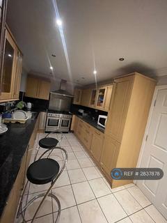 1 bedroom in a house share to rent, Holland Park Avenue, Ilford, IG3