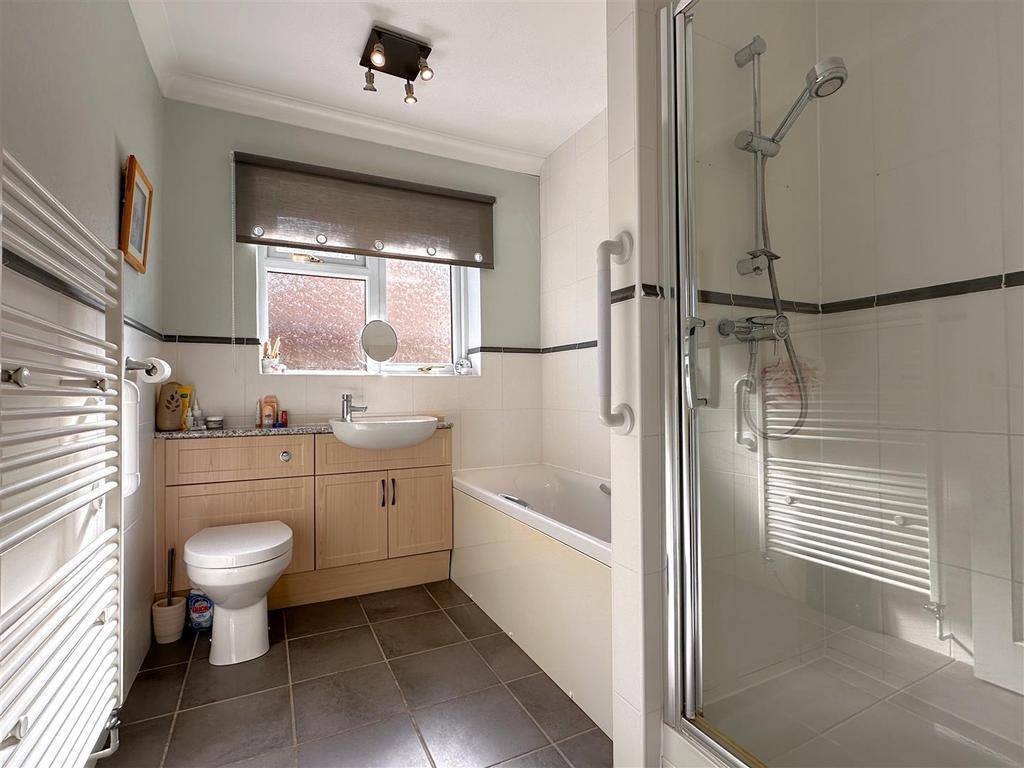 FOUR-PIECE Bathroom 205