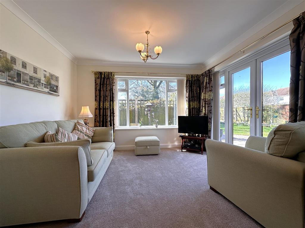 Dual-Aspect Sitting Room 175