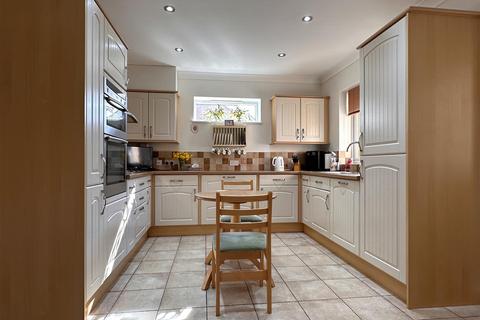 3 bedroom detached bungalow for sale, Village Way, Farndon, Newark