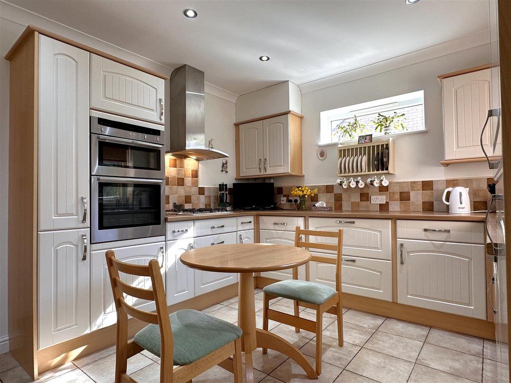 Modern Dining Kitchen 189