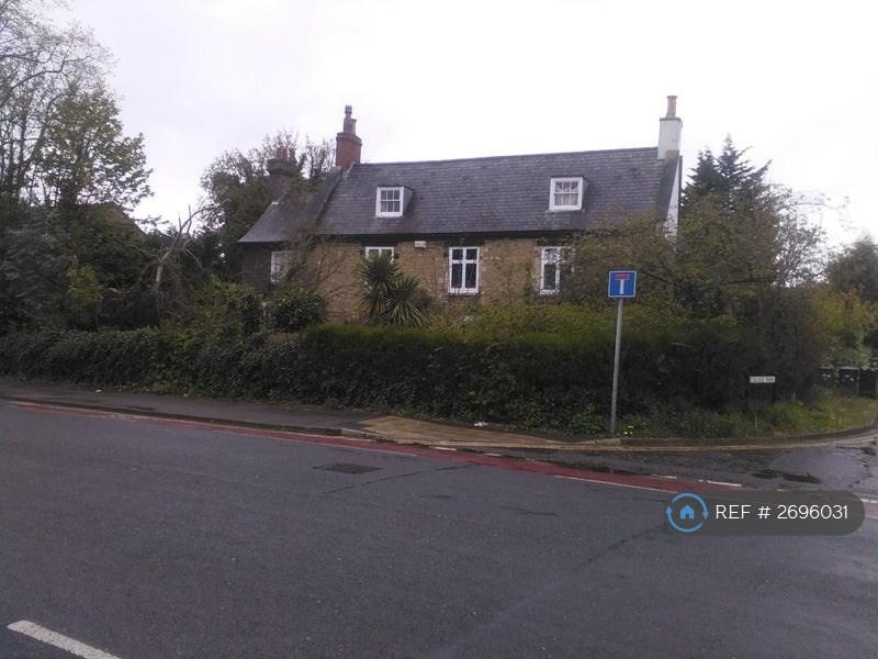 Detached Listed Farmhouse