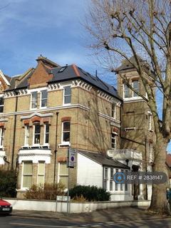 2 bedroom flat to rent, Alexander Court, Surbiton, KT6