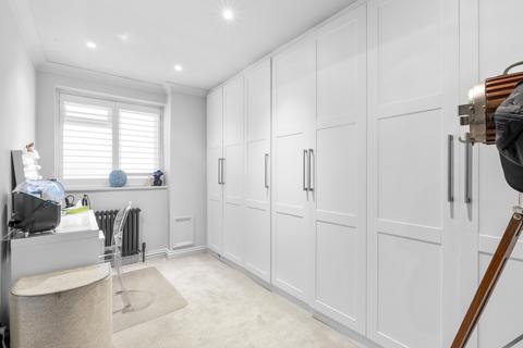 2 bedroom apartment to rent, Upper Richmond Road, SW15