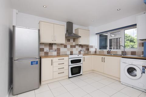 2 bedroom flat to rent, Gideon Road, SW11