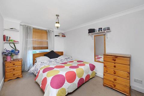 2 bedroom flat to rent, Seven Sisters Road, Finsbury Park, London, N4