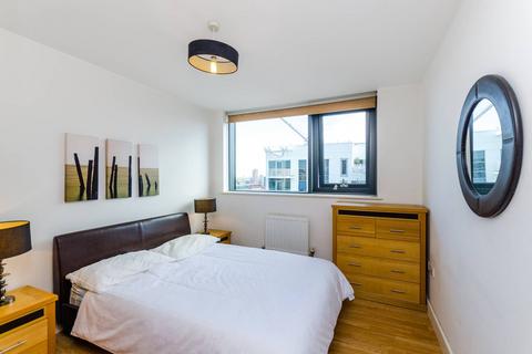 1 bedroom flat to rent, Blackwall Way, Canary Wharf, London, E14