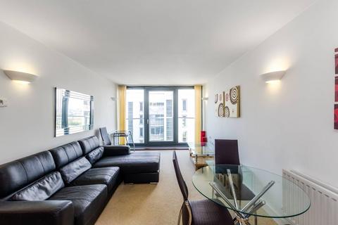 Blackwall Way, Canary Wharf, London, E14