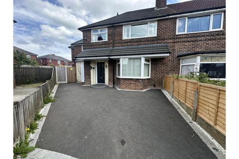 4 bedroom semi-detached house for sale, Cedar Avenue, Manchester, M46