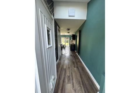 4 bedroom semi-detached house for sale, Cedar Avenue, Manchester, M46