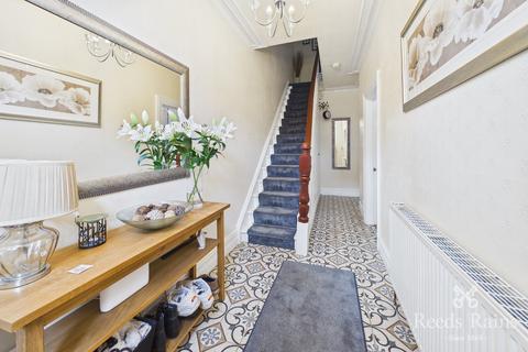 4 bedroom terraced house for sale, Grange Road, West Yorkshire BD19