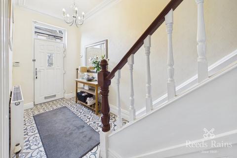 4 bedroom terraced house for sale, Grange Road, West Yorkshire BD19