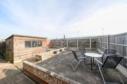 3 bedroom end of terrace house for sale, Wickenby Crescent, Lincoln, Lincolnshire, LN1